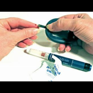 "Managing Low Blood Sugar: Symptoms and Treatment"